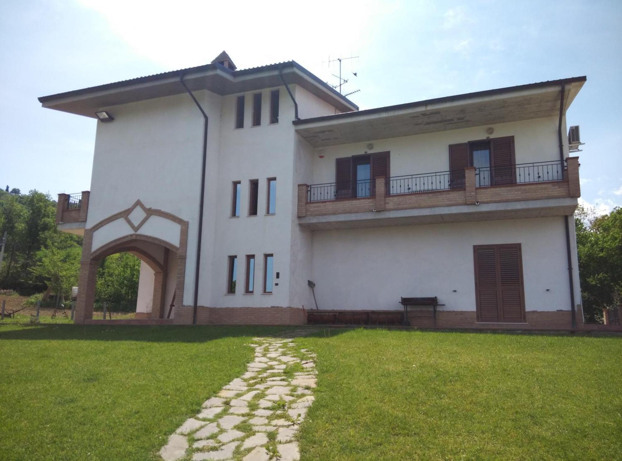 Agriturismo Za Beata Bed & Breakfast Penna Sant'Andrea Dış mekan fotoğraf